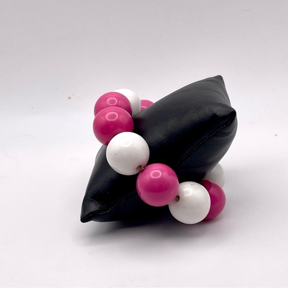 Fun Bright Pink and White Bubblegum Bead Stretch Bracelet OSFM - Picture 10 of 14